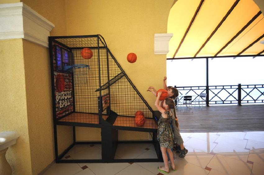 Lazurniy Bereg Hotel Gagra Luaran gambar