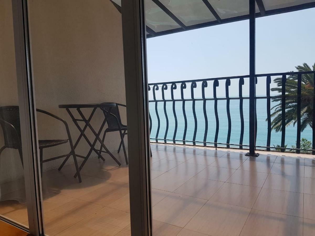 Lazurniy Bereg Hotel Gagra Luaran gambar