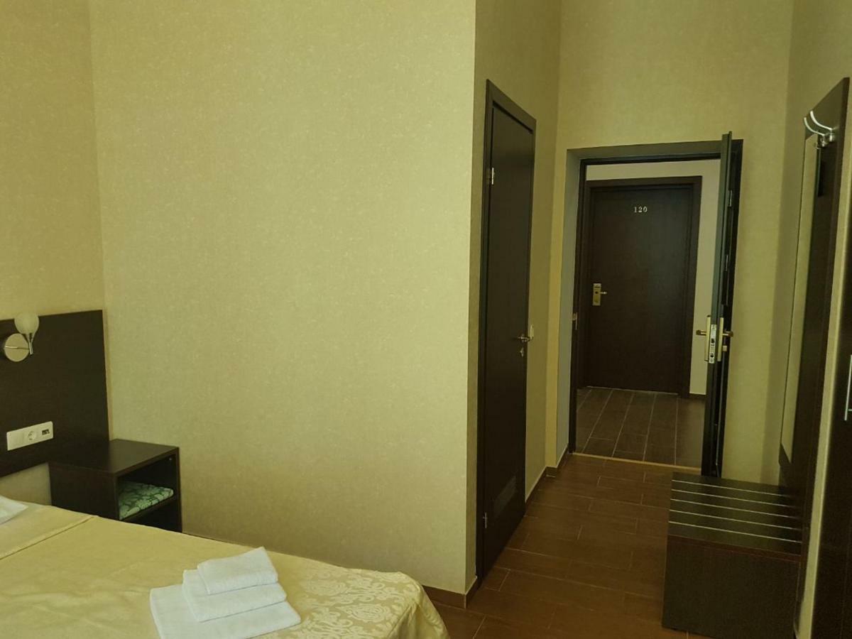 Lazurniy Bereg Hotel Gagra Luaran gambar