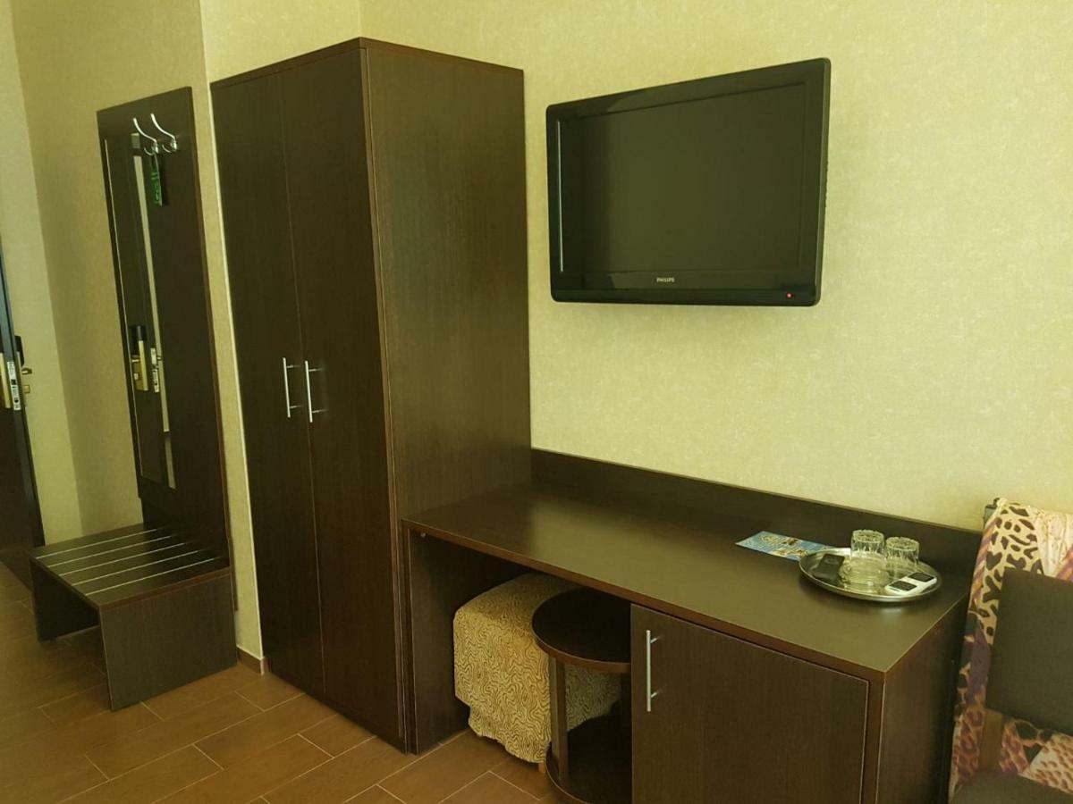 Lazurniy Bereg Hotel Gagra Luaran gambar