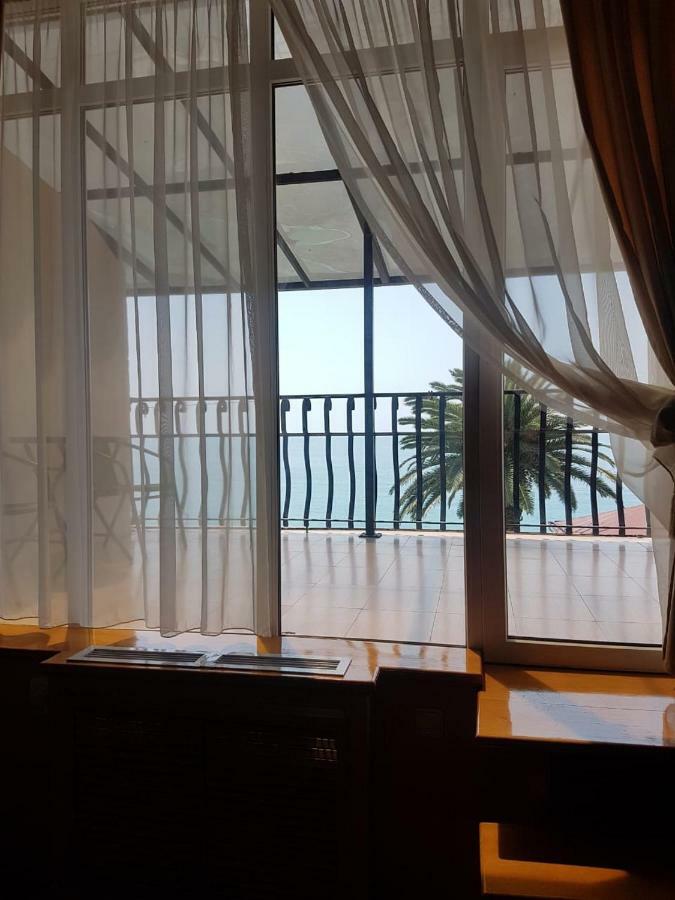 Lazurniy Bereg Hotel Gagra Luaran gambar