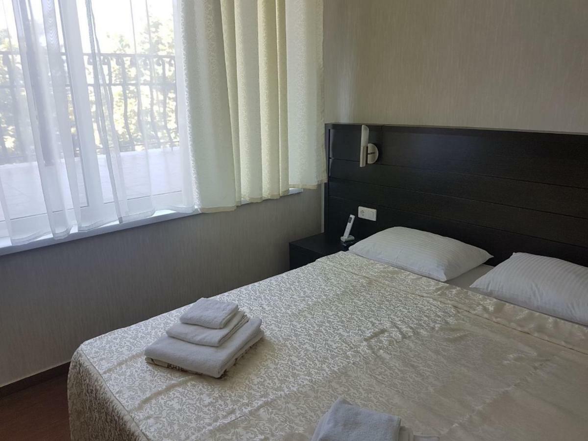 Lazurniy Bereg Hotel Gagra Luaran gambar