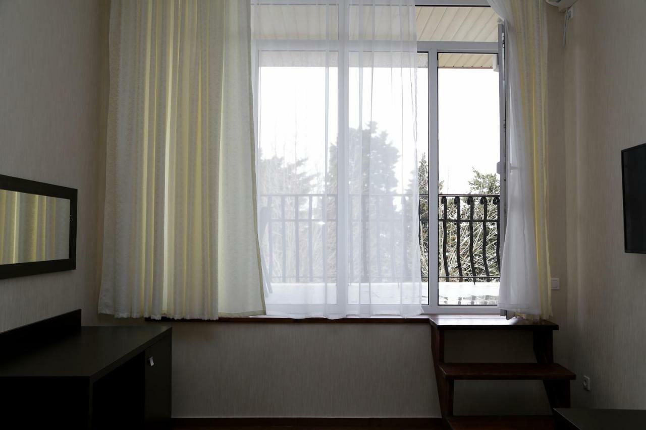 Lazurniy Bereg Hotel Gagra Luaran gambar